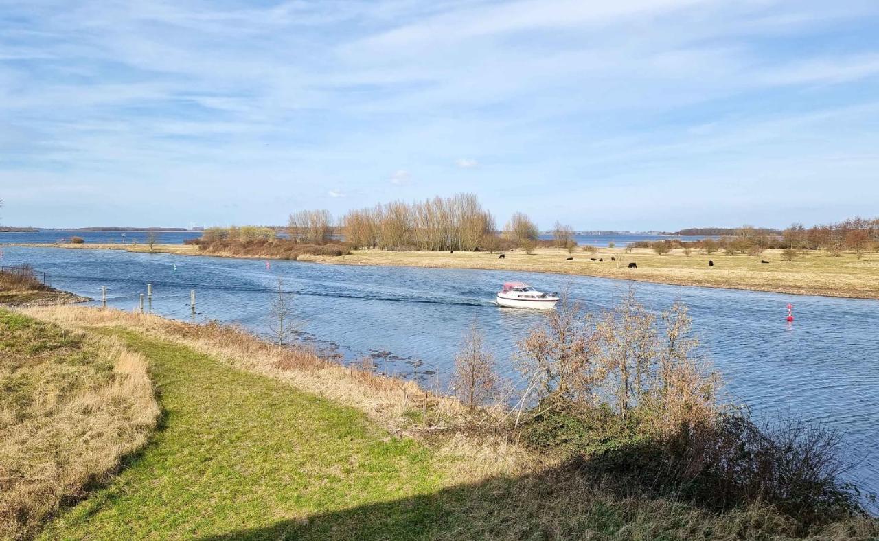 Appartement Aan Jachthaven Met Zicht Op Veerse Meer Arnemuiden Eksteriør billede